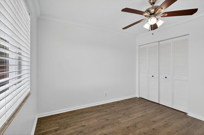 Building Photo - 8225 Pelican Harbour Dr