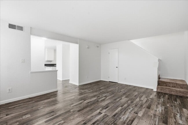 Building Photo - 1515 Hood Rd