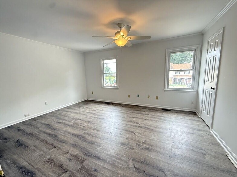 Building Photo - 691 Biltmore Dr