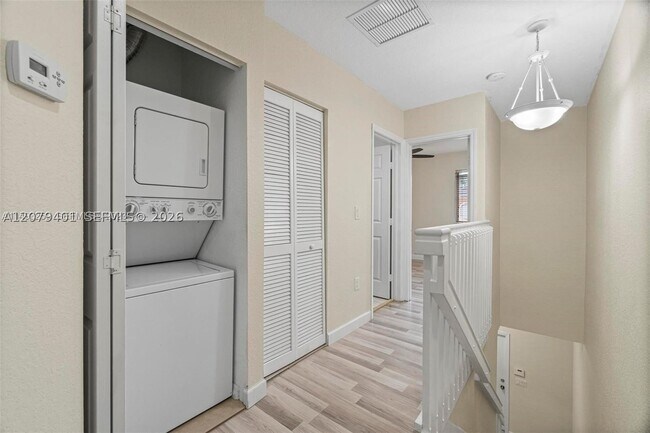 Building Photo - 8989 SW 17th Ct