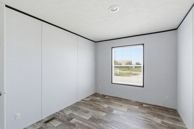 Building Photo - 303 Mesa Rdg