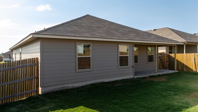 Building Photo - 2345 Merganser Dr