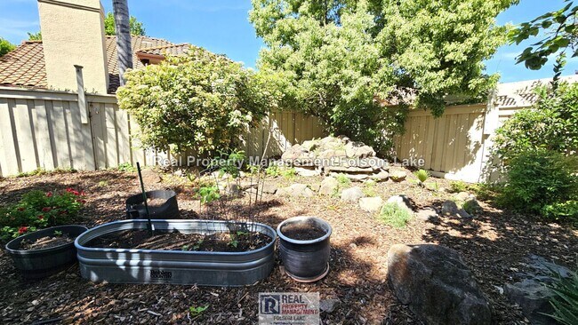 Building Photo - Gated American River Canyon North Home | 4BR / 3BA | 2,455 SF