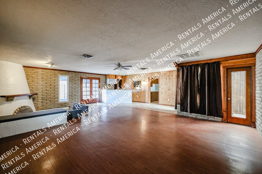 Building Photo - 12648 N 32nd Ave