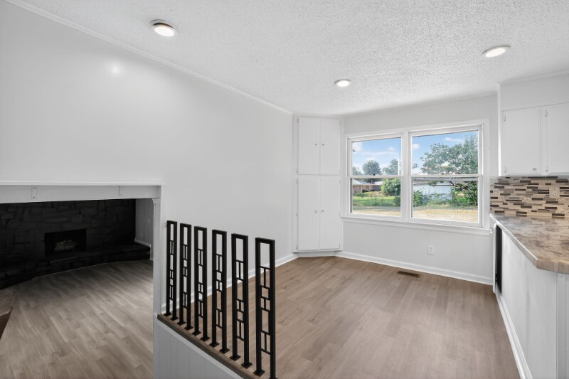Building Photo - 2214 Windsong Trail