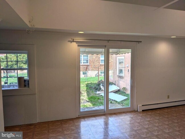 Building Photo - 7524 Whitaker Ave