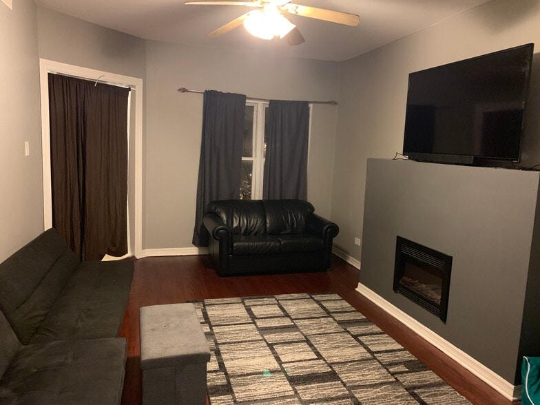 Building Photo - 1303 W Pratt Blvd