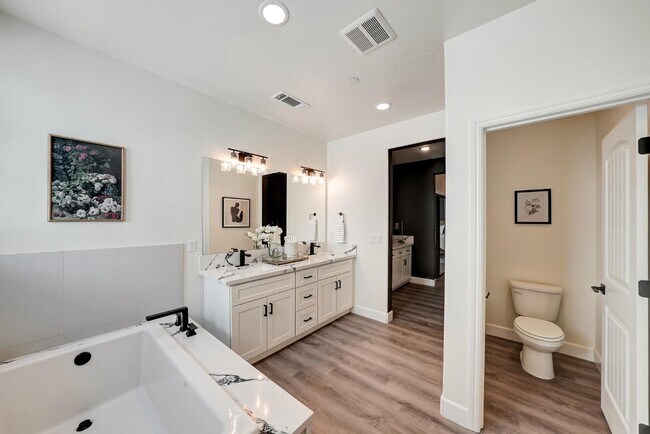 Building Photo - 2148 W Solo Wy