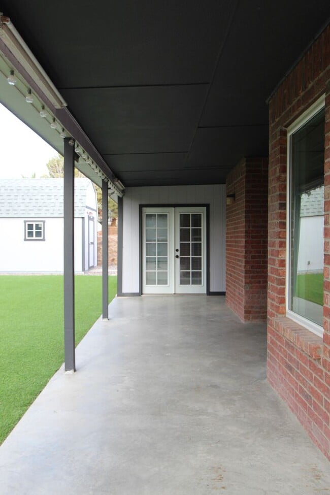 Building Photo - 1809 Pueblo Alegre Dr