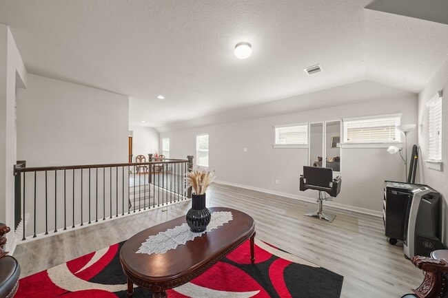 Building Photo - 18419 Windy Knl Wy