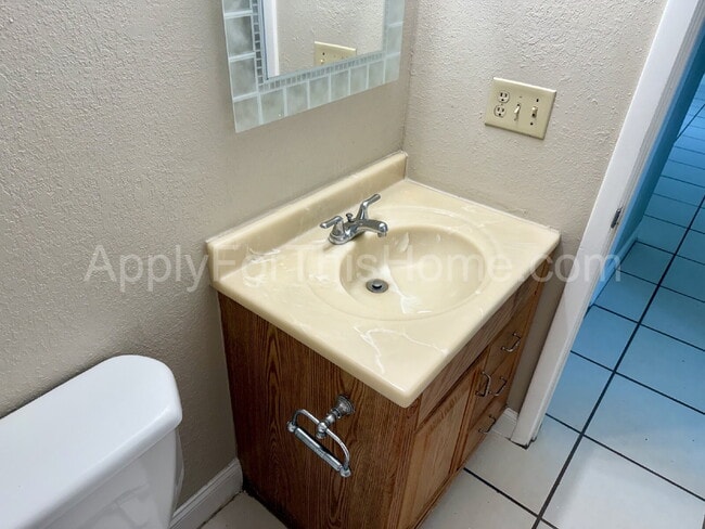 Building Photo - Single Family Home - Carrollwood Area