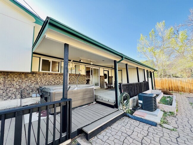 Building Photo - 7012 Ingalls St