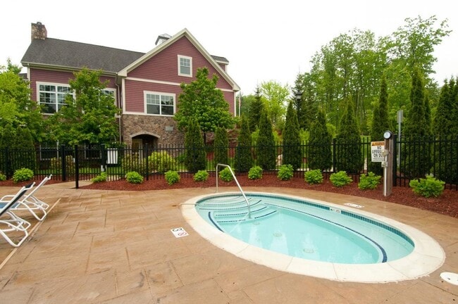 Building Photo - 181 Knollwood Way