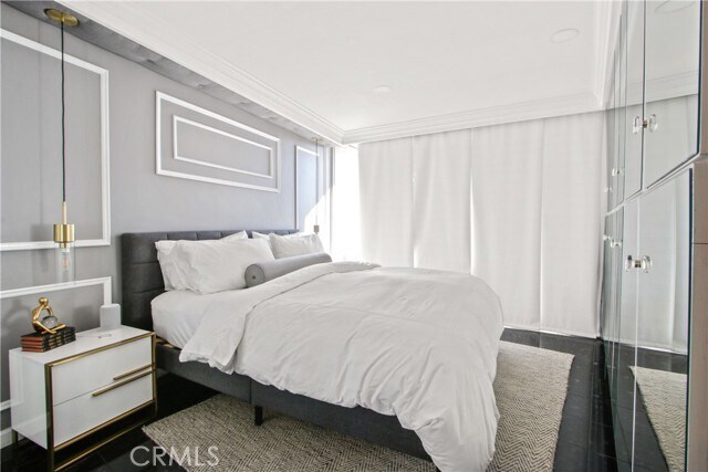 Building Photo - 700 E Ocean Blvd