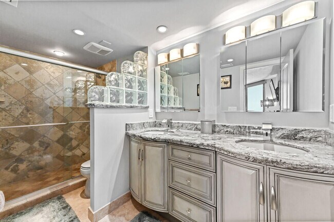 Building Photo - 3000 N Ocean Dr
