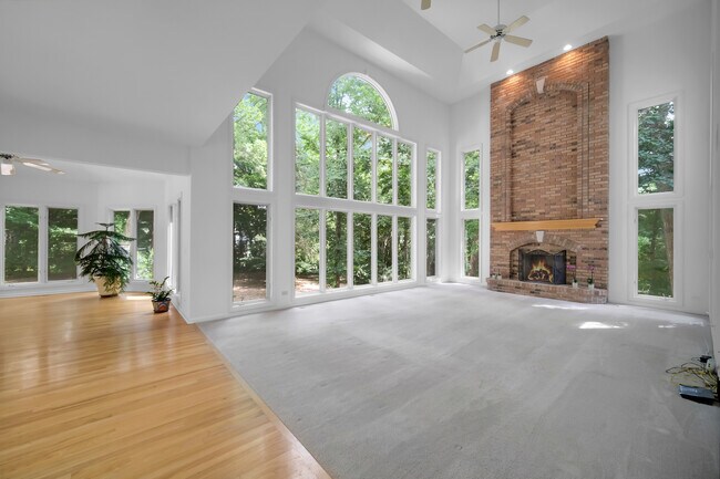 Building Photo - 36W244 Fieldcrest Dr