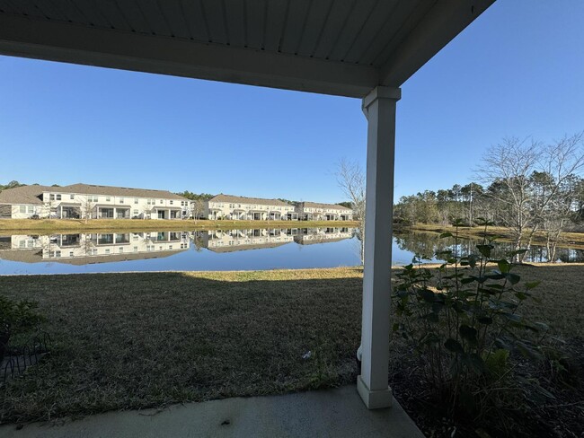 Building Photo - 3 Bedroom 2.5 Bath townhome in Durbin