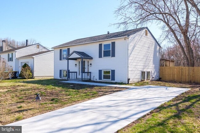 Building Photo - 150 Fairway Rd