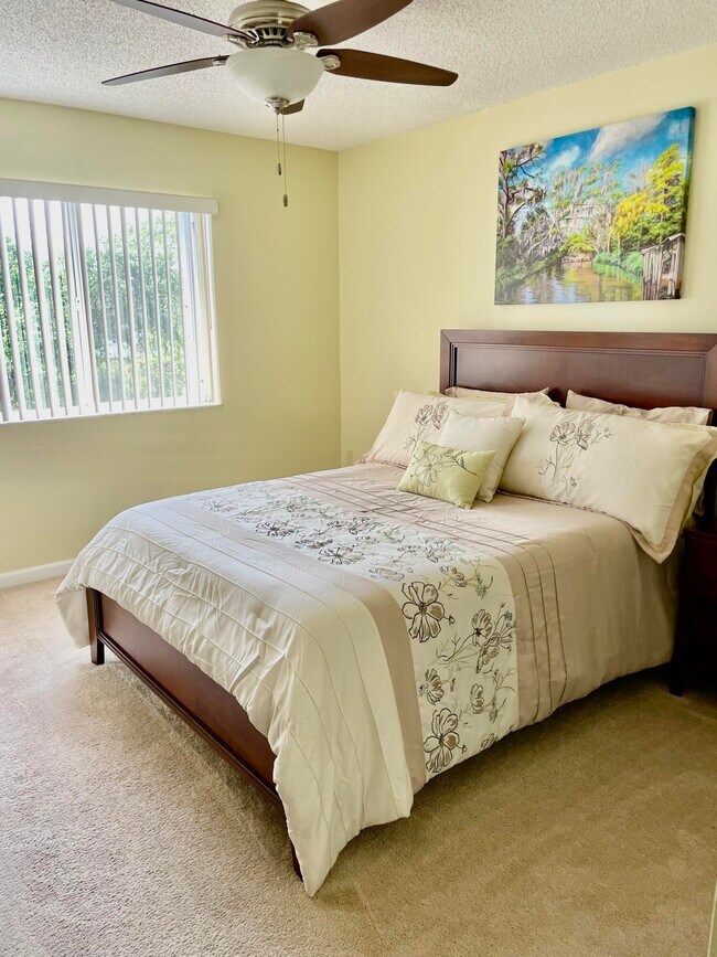 Building Photo - 266 Village Blvd