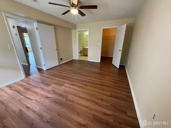 Building Photo - 1102 Stony Brook Way