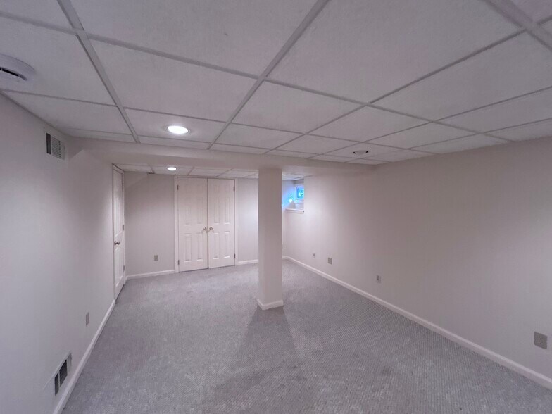 Building Photo - 88 Commonwealth Dr