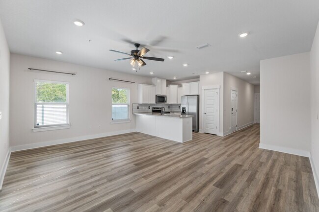 Building Photo - 9483 Nature Crk Cir