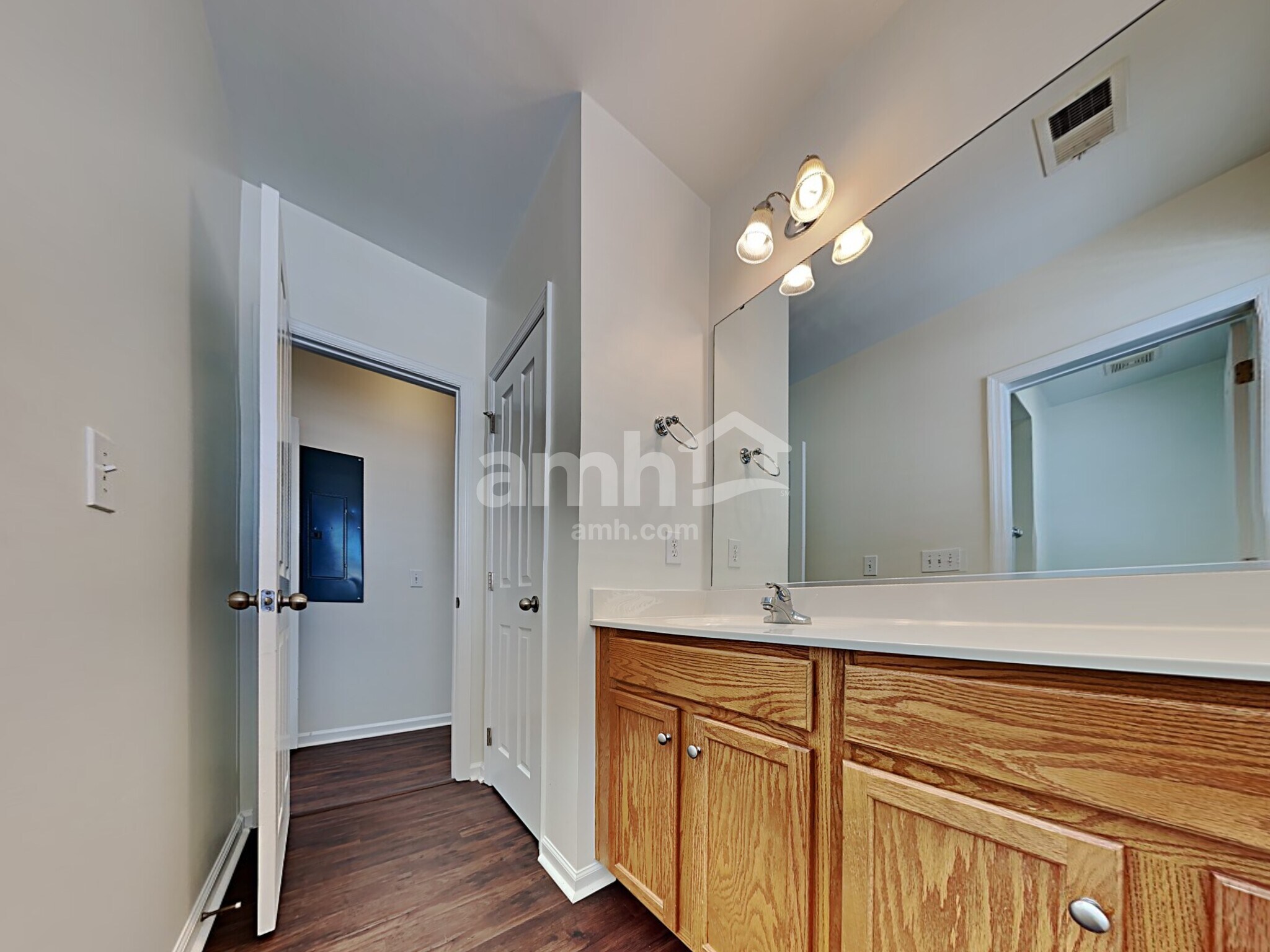 Building Photo - 413 Verbena Ave