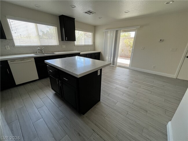 Building Photo - 7118 Garden Pond St