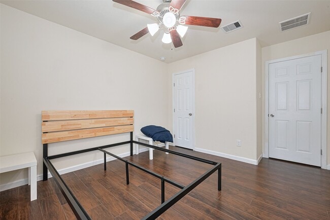 Building Photo - 3327 Bluebird Park Ln