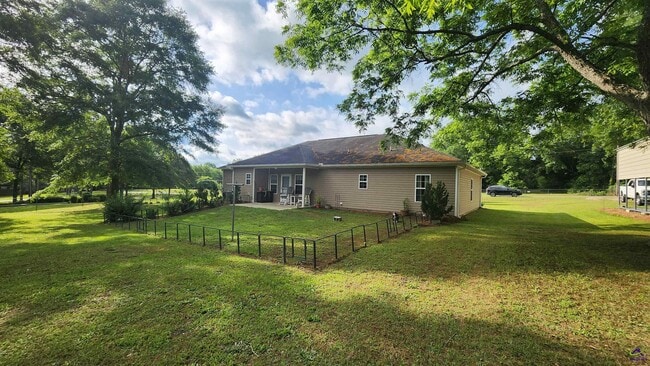 Building Photo - 4651 Griffin Dr
