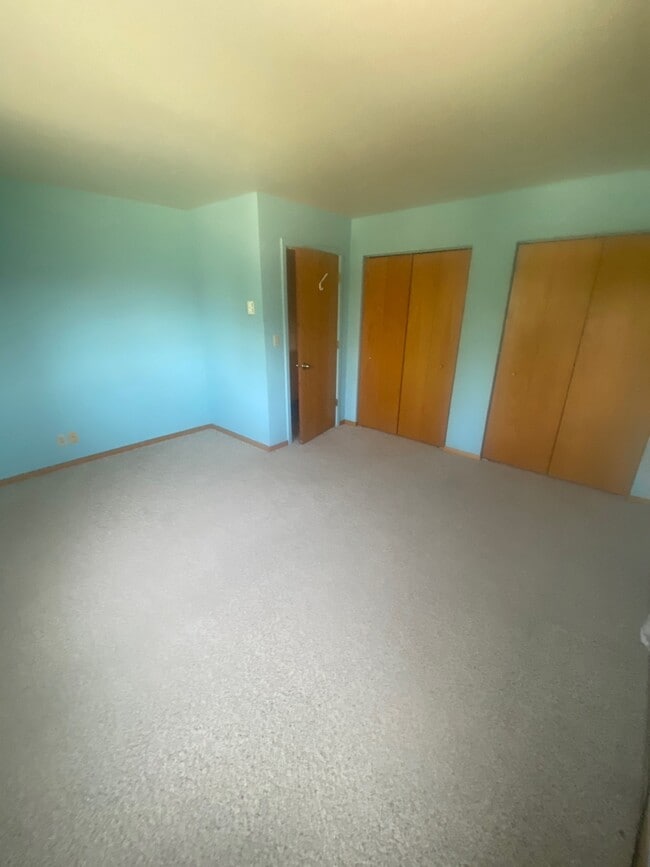 Bedroom 1 a - 102 Hoffman Dr