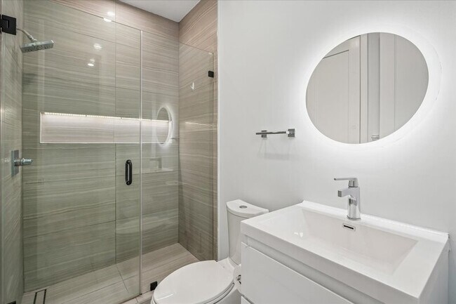 Building Photo - 810 13th St NE