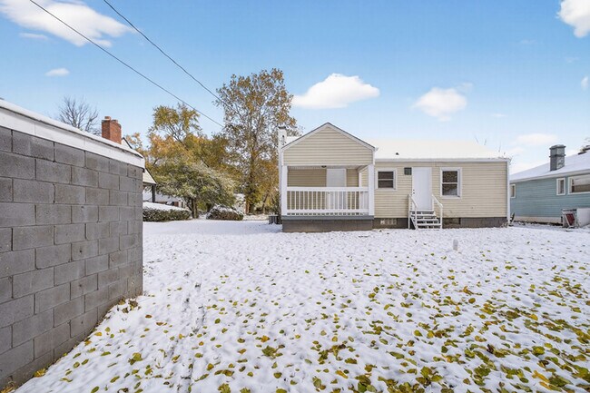 Building Photo - Updated 3-bed Home By Wes Montgomery Park
