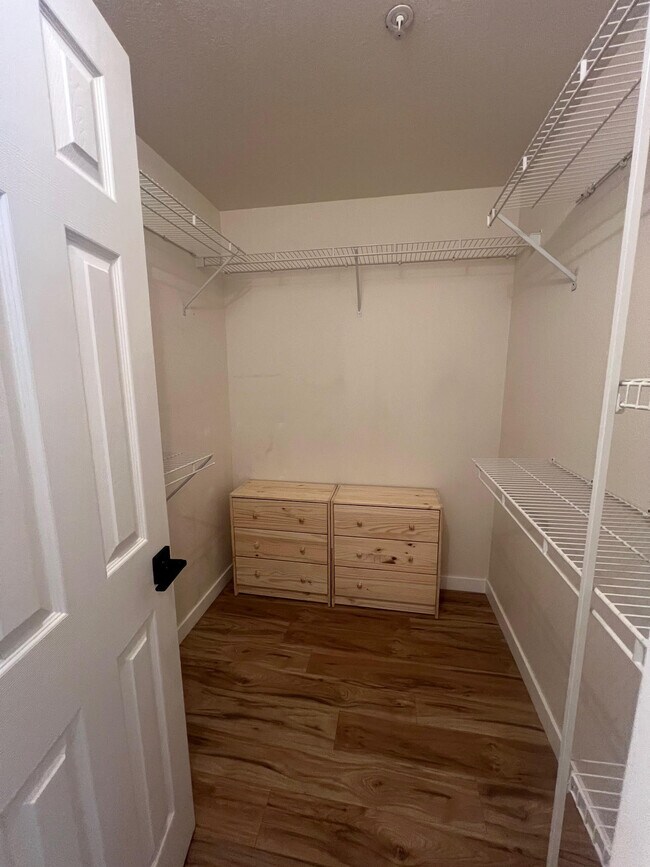 Building Photo - 8400 S Upham Way