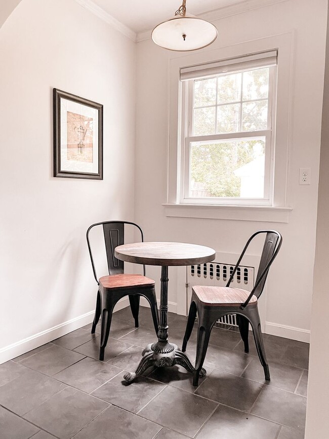 Building Photo - Quiet Neighborhood - Short-Term Single Fam...