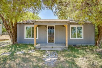 Building Photo - Amazing Remodeled 2 Bed, 1 Bath Ready tor ...