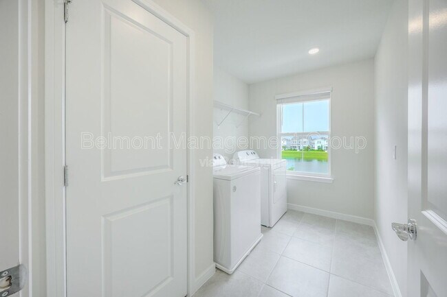 Building Photo - 6107 Wooded Brush Aly