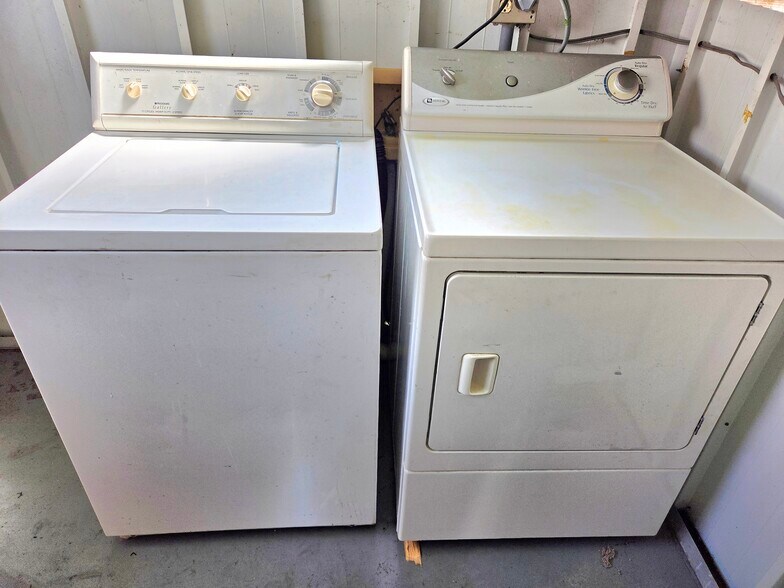 Building Photo - 2050 SW 83rd Ter