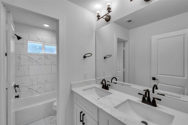 Building Photo - 4320 Avron Dr
