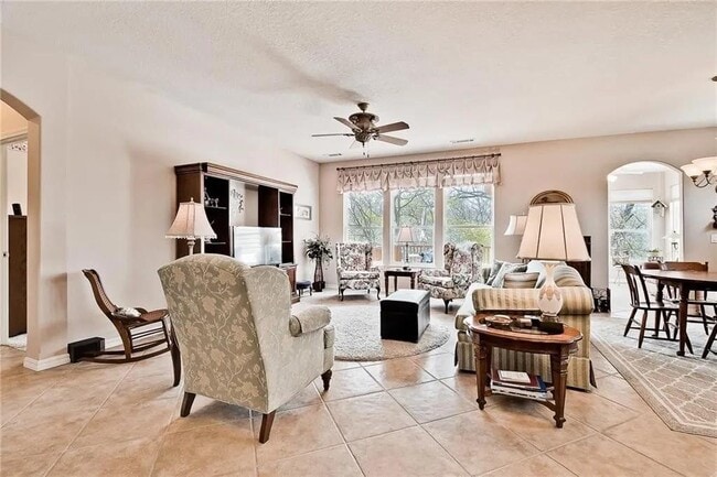 Building Photo - 15 Glenbrook Ln