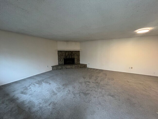 Building Photo - r1707se145thctvancouver