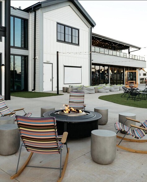 Building Photo - 1613 Muscovy Way