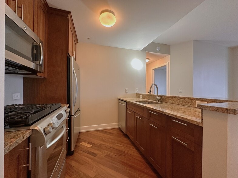 Building Photo - 105 Greene St