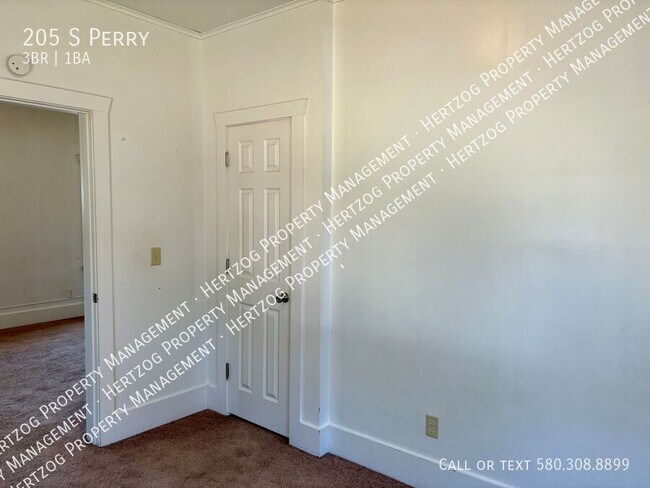 Building Photo - 205 S Perry-