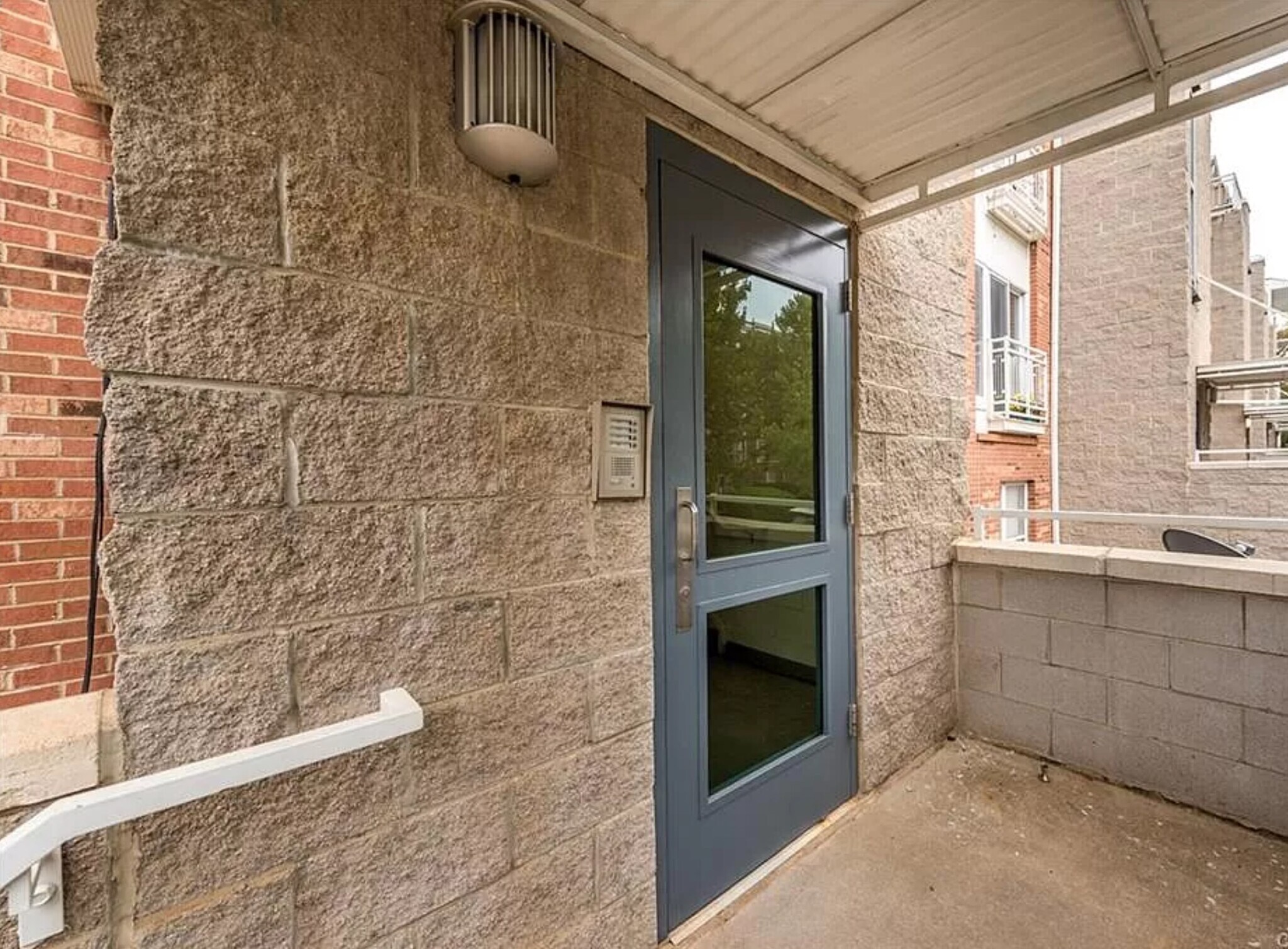 Building Photo - 519 Donatello Ave