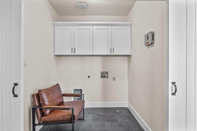 Building Photo - 600 Melba St