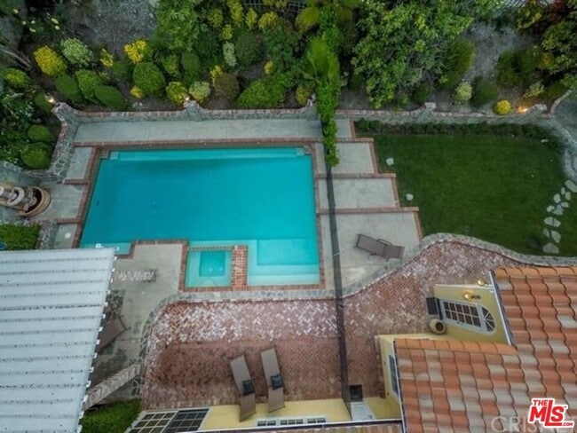 Building Photo - 4949 Palomar Dr