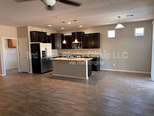 Building Photo - 12690 S 184th Ave