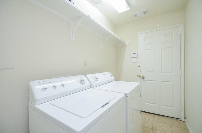 Building Photo - 7306 Cypress Pr Dr