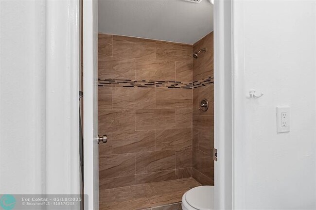 Building Photo - 3361 NW 85th Ave